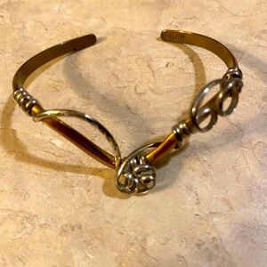 Vtg Nature “GAH” signed artisan Brass Cuff bracelet.
